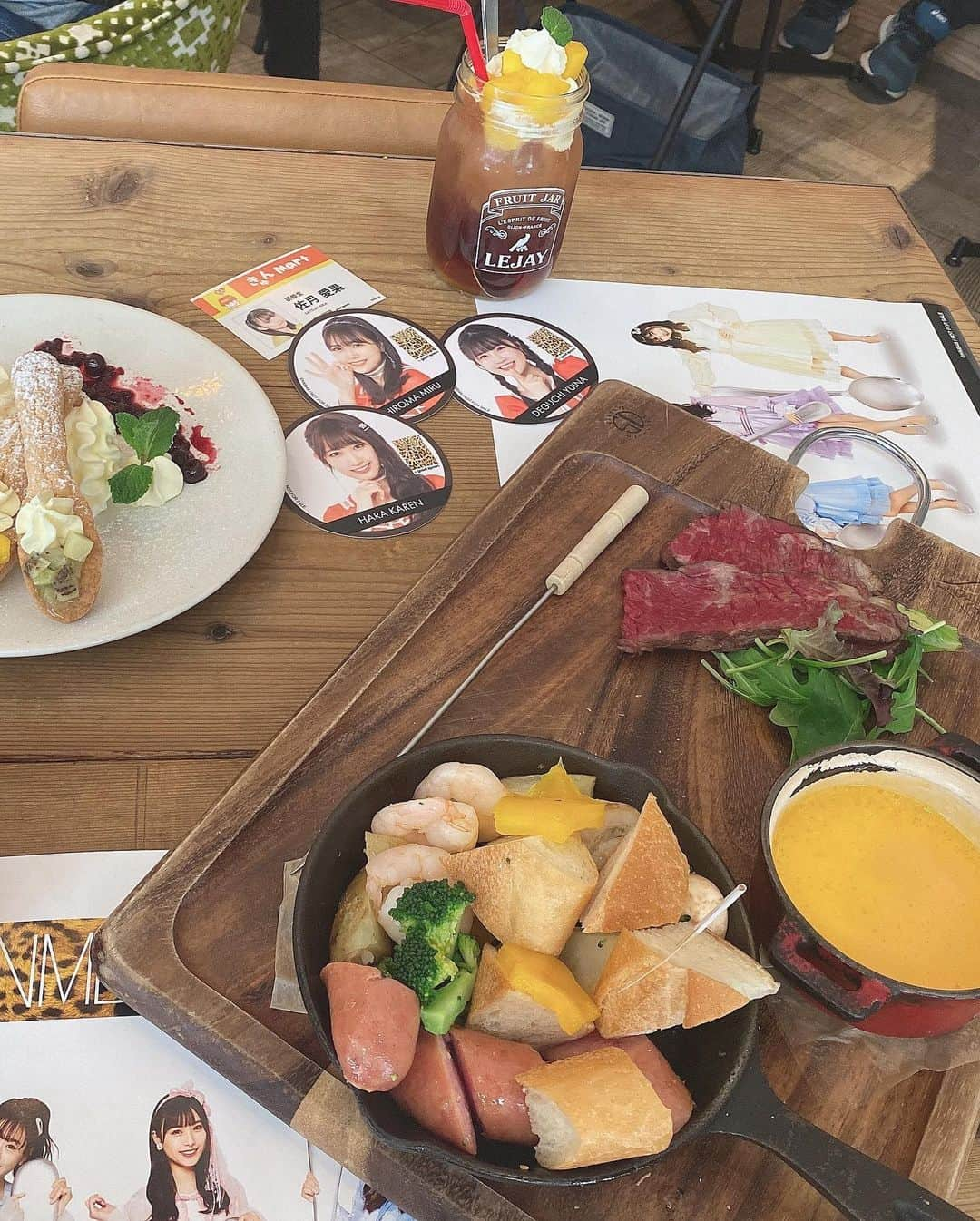 小嶋花梨さんのインスタグラム写真 - (小嶋花梨Instagram)「「NMB48」×「good spoon」コラボカフェ🧀﻿ ﻿ ﻿ #きゅんmart のコラボメニューも始まったということでうーかさんと行ってきました！﻿ ﻿ ﻿ 店内には #ゆきつんカメラ がずらっと並んでいて、見渡す限りNMB48で溢れていました🤤﻿ ﻿ メニュー特典でコースターだったり、きゅんmartメニューは名札風カードだったりもランダムで貰えるので、久しぶりのドキドキ感がたまらなく楽しかったです🌈﻿ ﻿ ﻿ 何より、美味しい！！！！！！！！！！﻿ ﻿ ﻿ また行きたいな〜☺️﻿ ﻿ ﻿ ﻿ 🏠good spoon なんば CITY店﻿ 🏠good spoon みなとみらい店﻿ ﻿ にて開催中です！﻿ ぜひお越しくださ〜い✨」4月2日 19時39分 - nmb_kojima_48