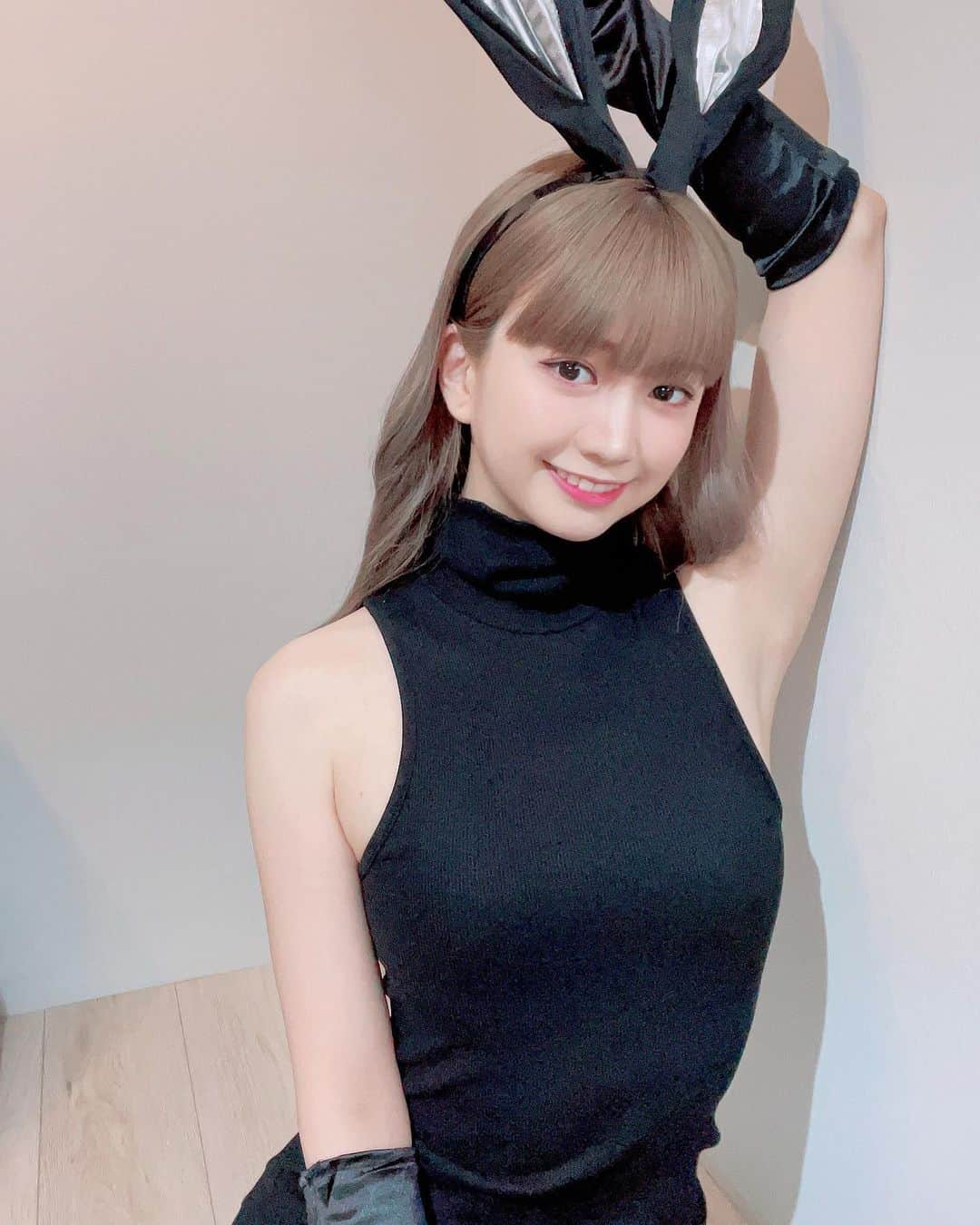 源藤アンリのインスタグラム：「手袋両方とも右手用だった(´-ω-｀)」