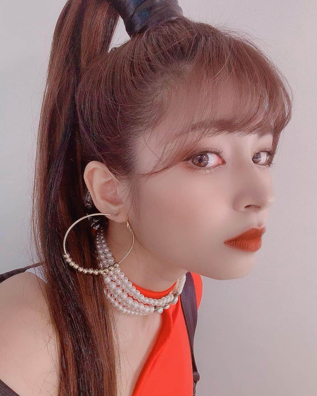 藤井マリーさんのインスタグラム写真 - (藤井マリーInstagram)「🥀ponytail  #mushream #japanesegirl  #girlsgroup #artist #singer #jpop #red #ガールズユニット #中華メイク #girlphoto #ポニーテール #arianagrandehair   定期プロフィール🥀  #くびれ 55cm #おしり 1m #砂時計くびれ  #レースクイーン #グラビアアイドル #talent #model #mixgirl  #骨格ストレート #トレーニング女子 女子 元 #美容部員 #ショートカット #instagood #instalove #instafollow #instafotografia」4月2日 22時58分 - fujimary_6