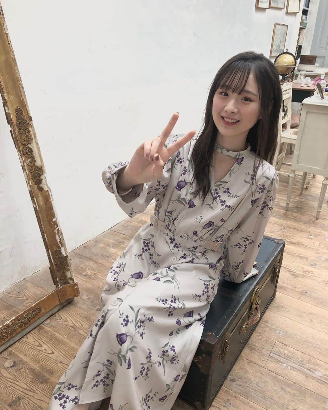 南端まいなのインスタグラム：「カメラ向けられるとぴーすしがち✌️」