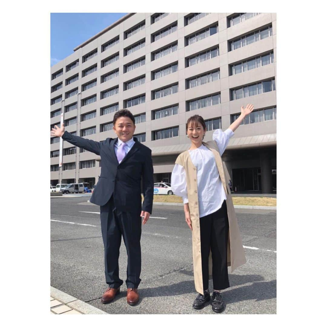 伊藤舞さんのインスタグラム写真 - (伊藤舞Instagram)「🤍 今日からこのコンビで 福岡県の番組を担当することになりました。 . 「優&舞の知っトク!ふくおか」 毎週土曜 午前11時55分〜 . 初回は2人でロケに行きました！ （優さんとはいつもスタジオなので 一緒にロケって珍しい！） . 福岡県の魅力や取り組みを ワイワイ楽しくお届けしていきます。 . みなさまどうぞ よろしくお願いします♡ . . #福岡県 #知っトク福岡 #初回ロケ #福岡県庁へ #食堂ごはん #おいしかった😋」4月3日 10時25分 - maiito_fbs