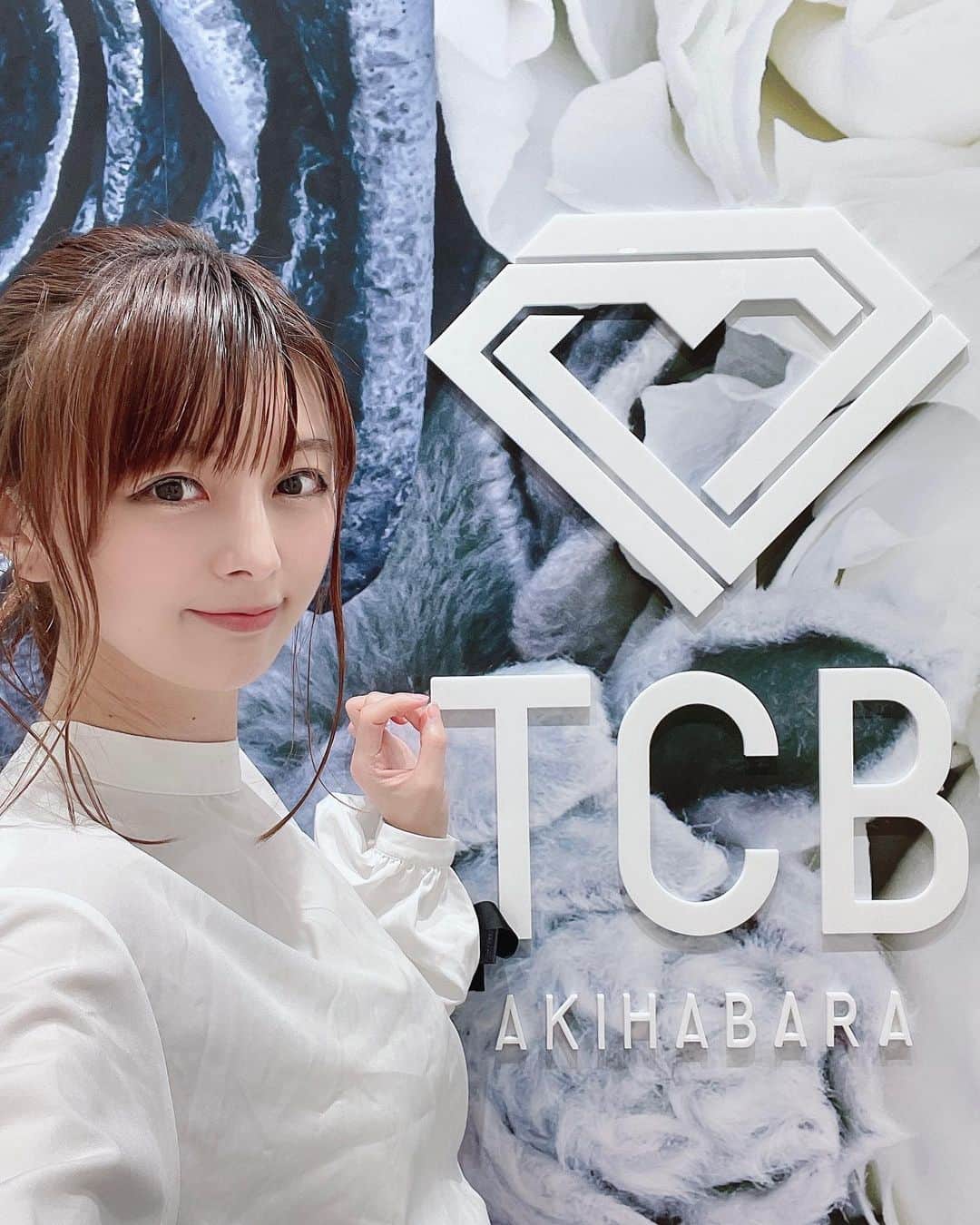 のインスタグラム：「東京中央美容外科秋葉原院 (@tcb_akihabara ) の相良先生 (@tcb_sagara )にダイエットのカウンセリングをしてもらいました💕 ・ 経過が楽しみ(〃▽〃)♡   ・ 今回は痩身治療をお願いしたけど相良先生は目元整形と小顔整形が得意なんだよ！ ・ 二重、クマ、フェイスラインに悩んでる人はぜひ相談してみてね！ ・ またsaatoomii47の投稿を見たというと良いことあるよ㊙️🤭🤭🤭🤭 ・  #ダイエットならTCB東京中央美容外科 #美容整形ならTCB東京中央美容外科 #東京中央美容外科秋葉原院 #さがら先生しか勝たん #東京中央美容外科 #相良先生 #TCB #PR #ダイエット #ドクターズダイエット #美容外科 #秋葉原 #相良卓哉」