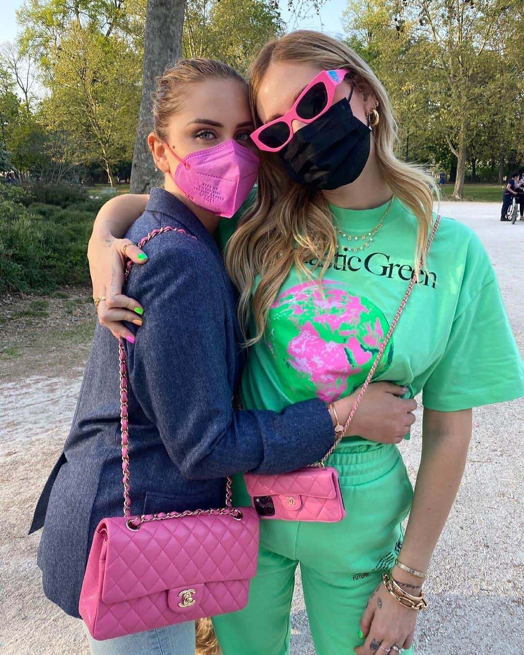 キアラ・フェラーニさんのインスタグラム写真 - (キアラ・フェラーニInstagram)「At the park with @valentinaferragni and Leo ❤️」4月3日 4時59分 - chiaraferragni