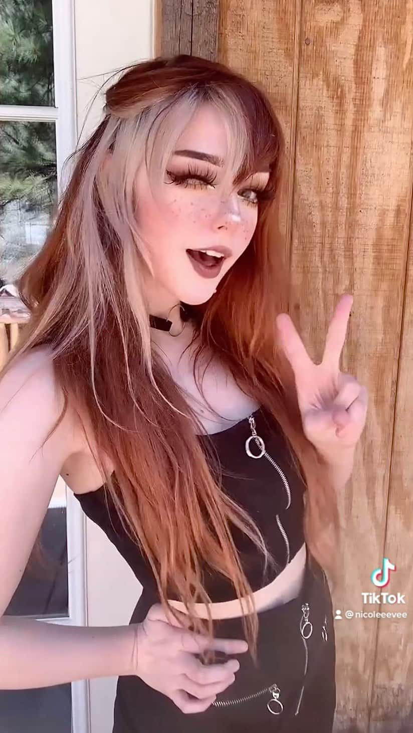 Nicole Eevee Davisのインスタグラム：「Hi, my name’s Evie (´͈ ᵕ `͈ ) ♡」