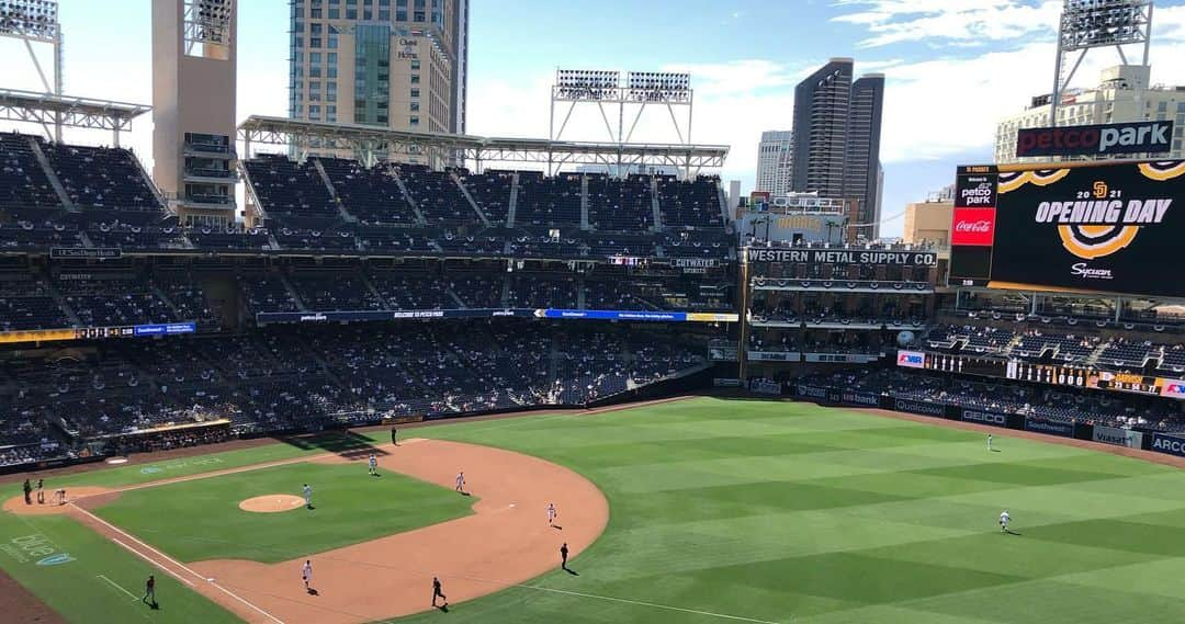 アキテリヤキさんのインスタグラム写真 - (アキテリヤキInstagram)「Opening Day 2021 San Diego Padres  #サンディエゴ#パドレス#開幕投手#メジャーリーグ#mlb#sandiego#padres#minivish#ミニビッシュ」4月3日 5時18分 - minivish11