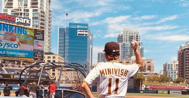 アキテリヤキのインスタグラム：「Opening Day 2021 San Diego Padres  #サンディエゴ#パドレス#開幕投手#メジャーリーグ#mlb#sandiego#padres#minivish#ミニビッシュ」