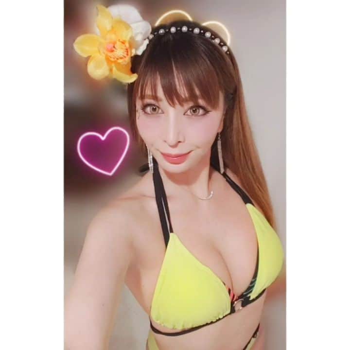 AIMIのインスタグラム：「#yellow 衣装で 踊ったょ👙🍋💃 カチューシャは ハンドメイド😉🌺🌻 #春 😚💗嬉しい🍃🌸🐝🌸🍃 💛💛💛💛💛💛💛💛💛 #エンターテイメント#ゴーゴーダンス #ゴーゴーダンサー#パーティー#イベント #gogo#dance#dancer#japan#event #party#sexy#entertainment #gogodancer#spring#2021#ハンドメイド #カチューシャ#ヘアアクセサリー」
