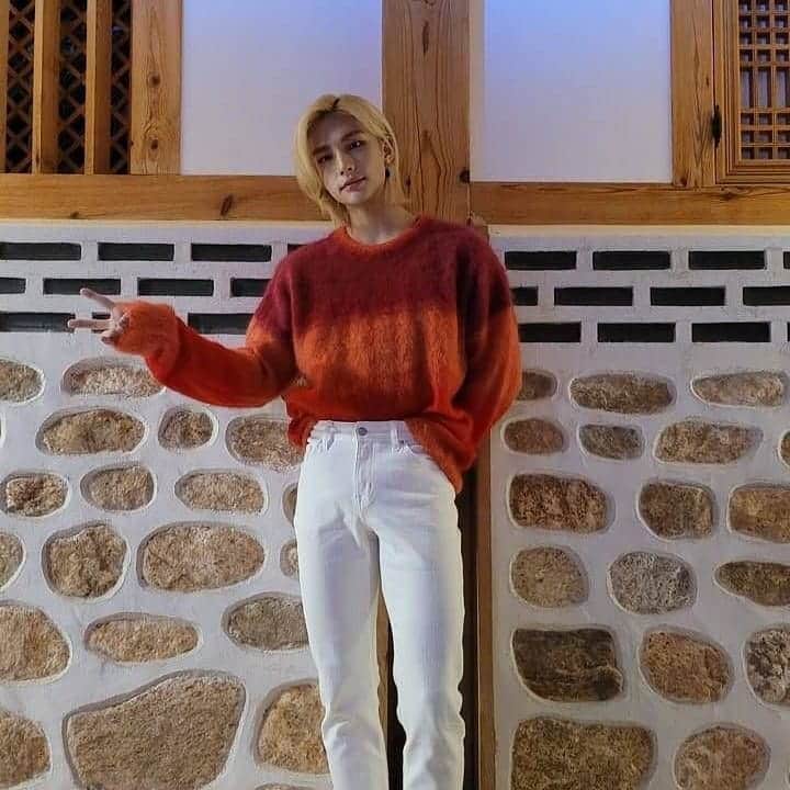 ファン・ヒョンジンのインスタグラム：「Kangen....  -jinjin  [jangan lupa cek snapgram/instastory ya!] Don't forget to follow! 🐦@real.hyunjinstraykids🐦 ------- 🐦@renjinshop_ 🐦 🐦@renjinshop_ 🐦 •Like and Comment💜 •Repost?Tag or Cr🍃 •Tag your friends🍃 💜Don't Forget follow my partner💜@retjehan.straykids @realstraykkidz #StrayKids #HwangHyunjin #Hyunjin #황현진 #현진 #real_hyunjinstraykids #nctdream #jeongin #changbin #in #leeknow #minho #han #jisung #seungmin #bangchan#Felix #hyunjin」