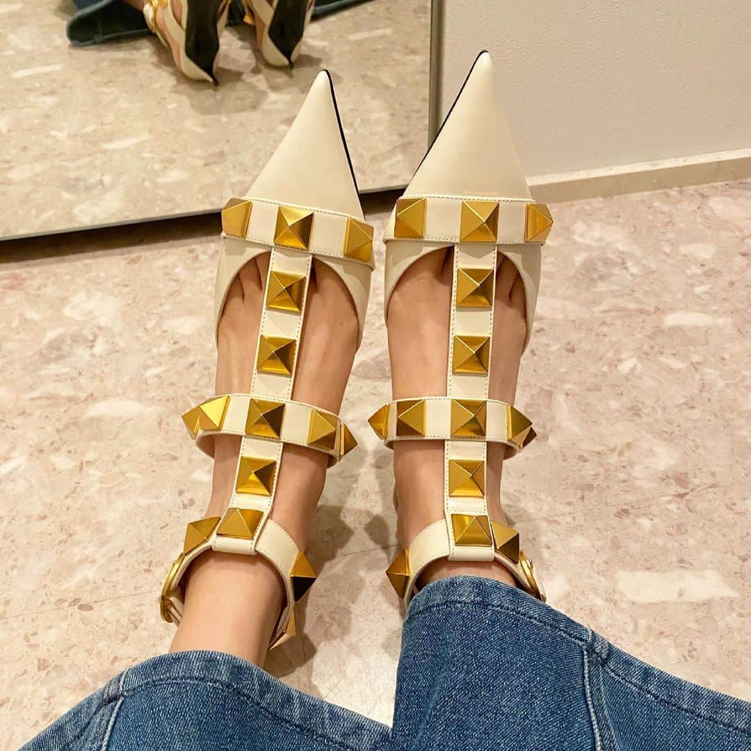 のインスタグラム：「可愛いnewクック👠 今日はこれとお揃いのバッグを持って用事へ⭐️」
