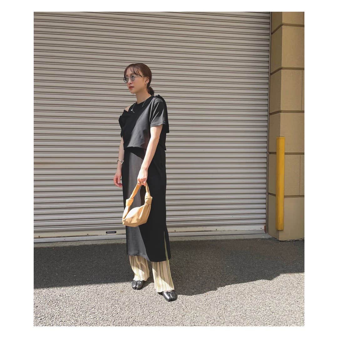 野尻美穂のインスタグラム：「半袖デビューの今日。 あったかかったぁ🕶 けど、花粉が酷すぎて😇 明日は4/4👨🏻早いね☺️」