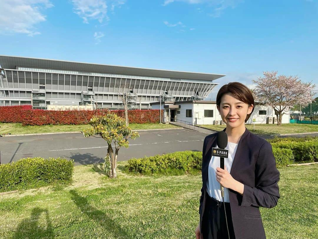 宮司愛海さんのインスタグラム写真 - (宮司愛海Instagram)「今日から、東京アクアティクスセンターで競泳・日本選手権が始まりました。東京オリンピックの代表が決定する、いわば「一発勝負」の大会です。  初日のきょう、女子では400m個人メドレーで優勝の大橋悠依選手と2位の谷川亜華葉(あげは)選手が東京オリンピック代表に内定！👏 高校3年生の谷川選手、「あげは」という名前の通り、蝶のようにこれから世界へと羽ばたいていってほしいです☺︎  そして、リオ後に着々と実力をつけてきた大橋選手が自身初のオリンピックを決めました。 これまで励まし合い共に戦ってきた清水咲子選手の想いも背負い、きっとオリンピックの舞台で素晴らしい泳ぎを見せてくれると信じています。  さらに男子では、すでに代表に決まっている瀬戸大也選手に加え、400m個人メドレーで井狩裕貴選手が代表内定を決めました。おめでとうございます㊗️   今夜24:35からのS-PARKでは、日本選手権の結果はもちろん、プロ野球もたっぷりお伝えしますよ〜！  #後ろに見えるのが #東京アクアティクスセンター です！ ちょこっと#葉桜 も」4月3日 19時35分 - manami_miyaji