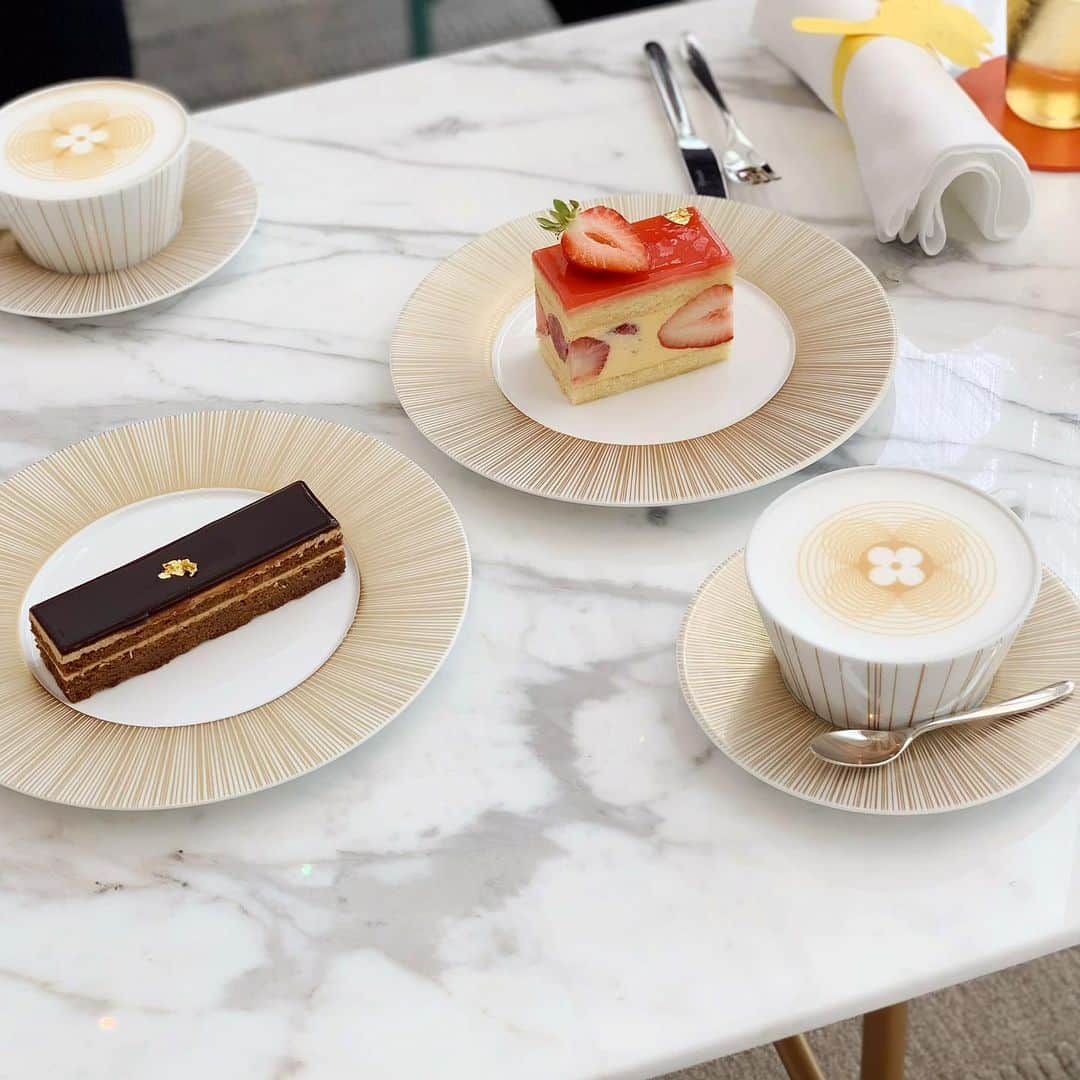 ハンナミのインスタグラム：「☕️🍃🌞」