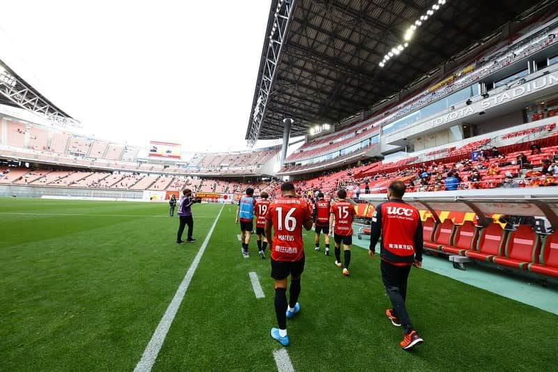 マテウス・ドス・サントス・カストロさんのインスタグラム写真 - (マテウス・ドス・サントス・カストロInstagram)「Vs FC東京💪🏿❤️💛 #grampus  #allfornagoya」4月3日 20時45分 - mateuscastro10