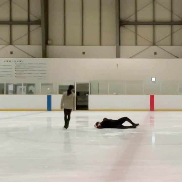 立野在のインスタグラム：「スケーターと言えど、目は回るよ、人間だもの。 #スピン #失敗 #きりある #アイスダンス #icedance」