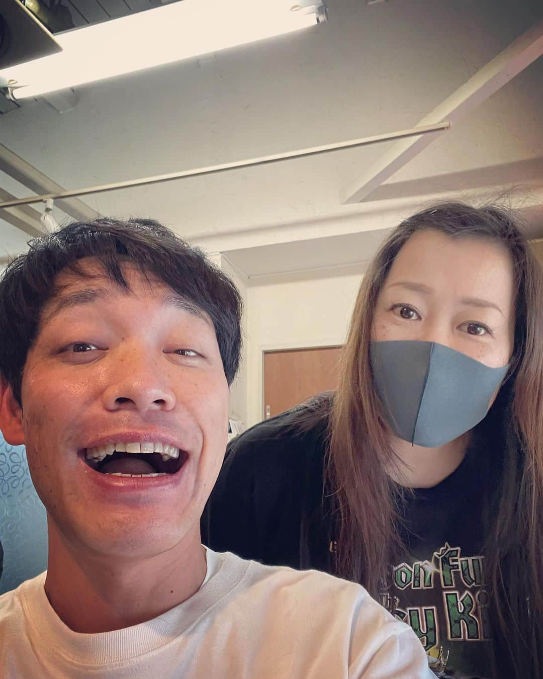 杉本知香さんのインスタグラム写真 - (杉本知香Instagram)「いい顔😆😆😆 超売れっ子の川島😆 ケン兄、4月25日から始まる日曜劇場 『ドラゴン桜2』に教師役で出演します😆 聞いた時めちゃくちゃ嬉しかった‼️  #中目黒美容室 #麒麟川島#麒麟#ラヴィット #麒麟川島のタグ大喜利  #水玉れっぷう隊ケン #水玉れっぷう隊  #ドラゴン桜2 #日曜劇場」4月3日 13時23分 - sugimotoc