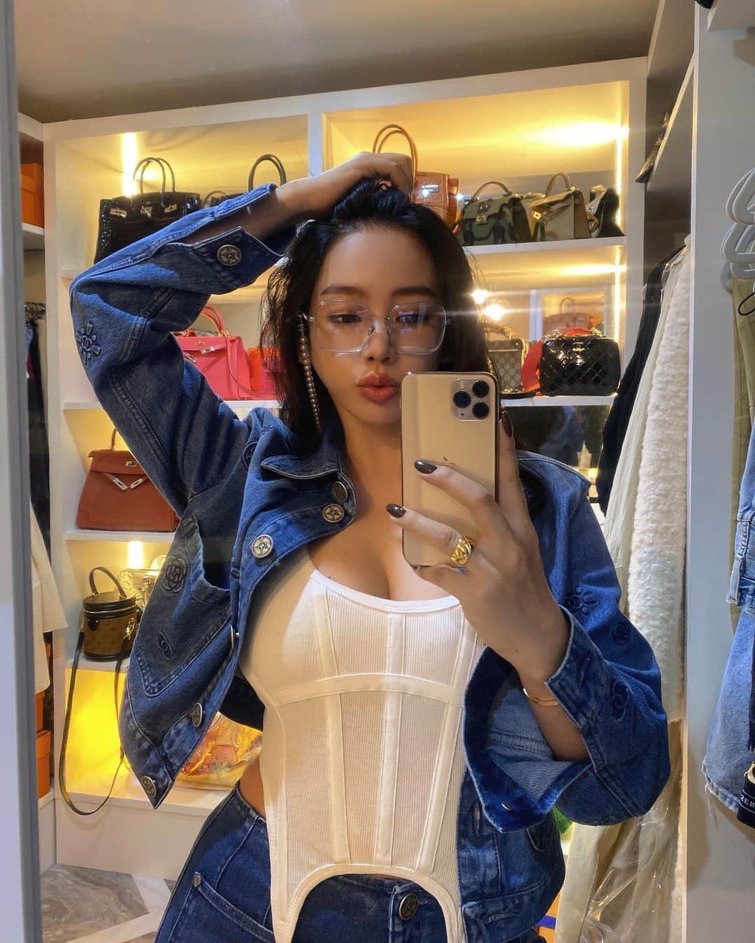 megbabyのインスタグラム：「太ったなぁ😂  あと2キロが一生減りません☺️ どうか慰めてください☺️」