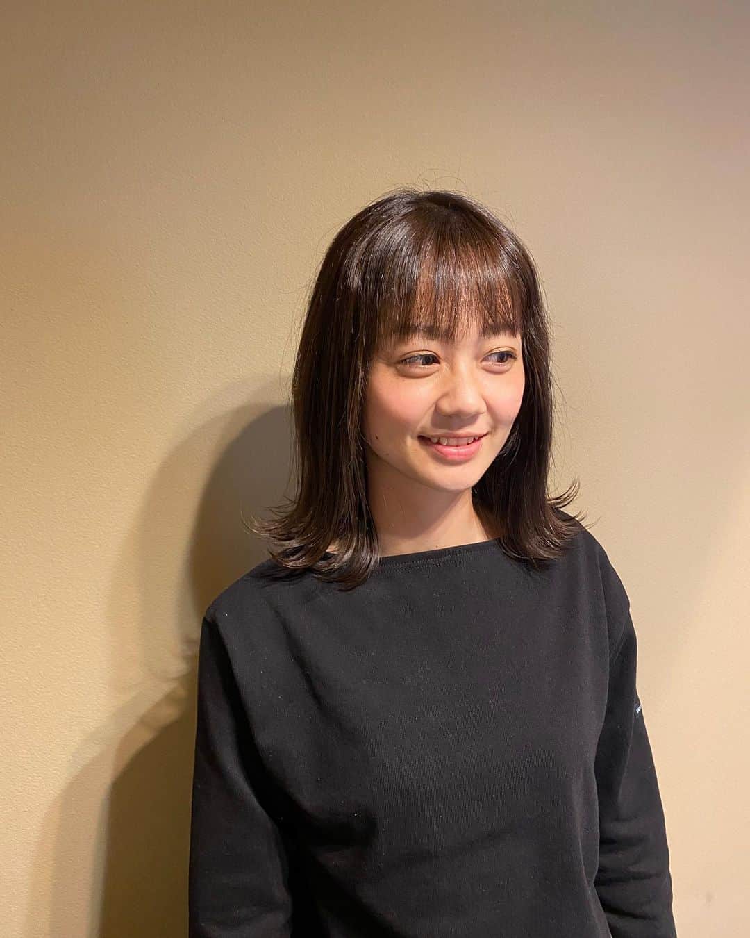 益田麻衣のインスタグラム：「来週はいよいよ息子の入学式。 素敵ヘアーにしてもらいました♡  #ヘアサロン #京都 #入学式準備 #至福のひととき」
