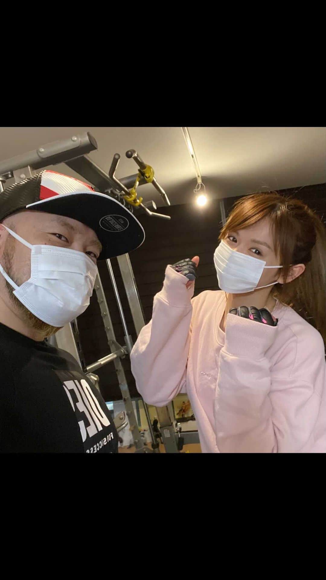 のインスタグラム：「@beast.murayama  昨日は、肩周りを中心にやってもらいました！ 昨日の種目少しだけ載せますね！  動画は、 フロントショルダープレス 1と1/2セット法 と 懸垂です👍  #personaltrainer  #personaltraining #traning #bodymake #diet #beauty #パーソナルトレーニング　#パーソナルトレーナー　#ボディメイク　#ダイエット　#トレーニング　#トレーニング女子　#美容　#アンチエイジング　#健康　#yesbeast」