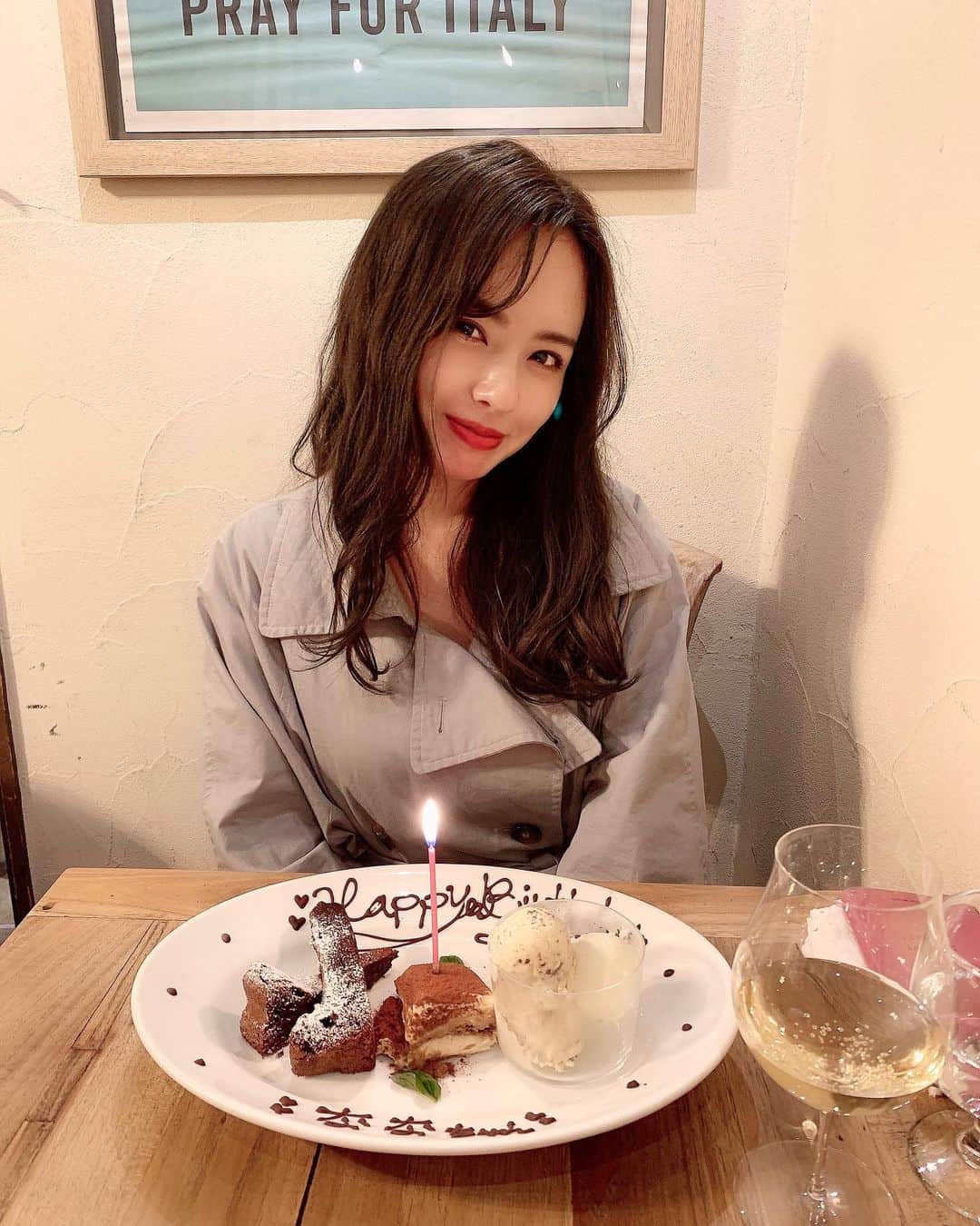 のインスタグラム：「29歳になりました🎂💕」
