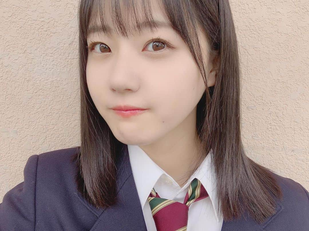 瀧野由美子さんのインスタグラム写真 - (瀧野由美子Instagram)「新学期も何卒！ ﻿ ﻿ #STU48 #瀧野由美子﻿ #制服 #jkブランド  #ゆみらー #靴下コーデ」4月3日 23時18分 - yumiko_anko