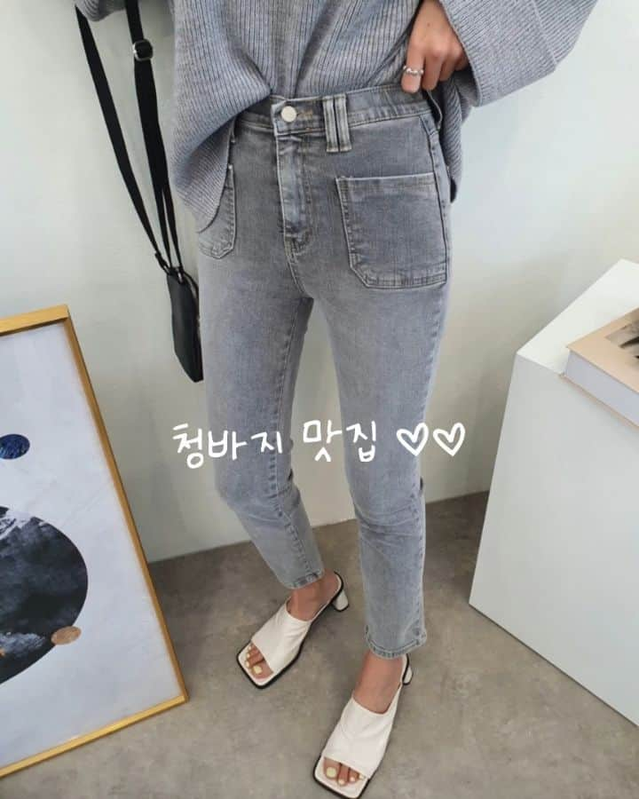 minikkallongのインスタグラム：「후기가 말해주는 #국내제작 #청바지맛집 ❤💜💙 뭘 좋아하실지 몰라서 다 준비해놔쓰용^^ . #한번도안입어본사람은있어도한번만입어본사람은없지요 #말해뭐해 #청바지는 #미니깔롱 😆👍」