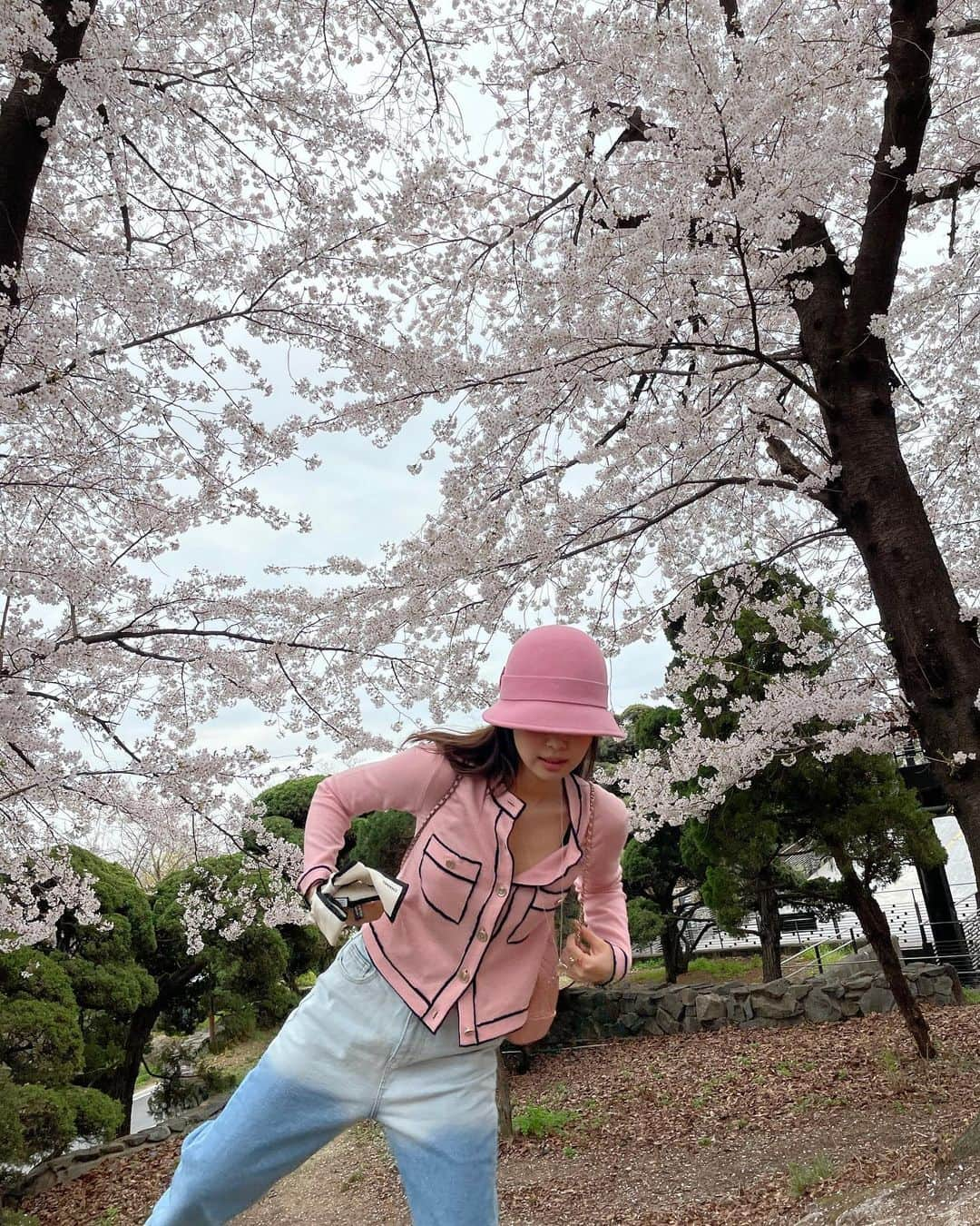 ジェニーさんのインスタグラム写真 - (ジェニーInstagram)「Pink popcorn everywhere 🌸🤍」4月4日 15時28分 - jennierubyjane