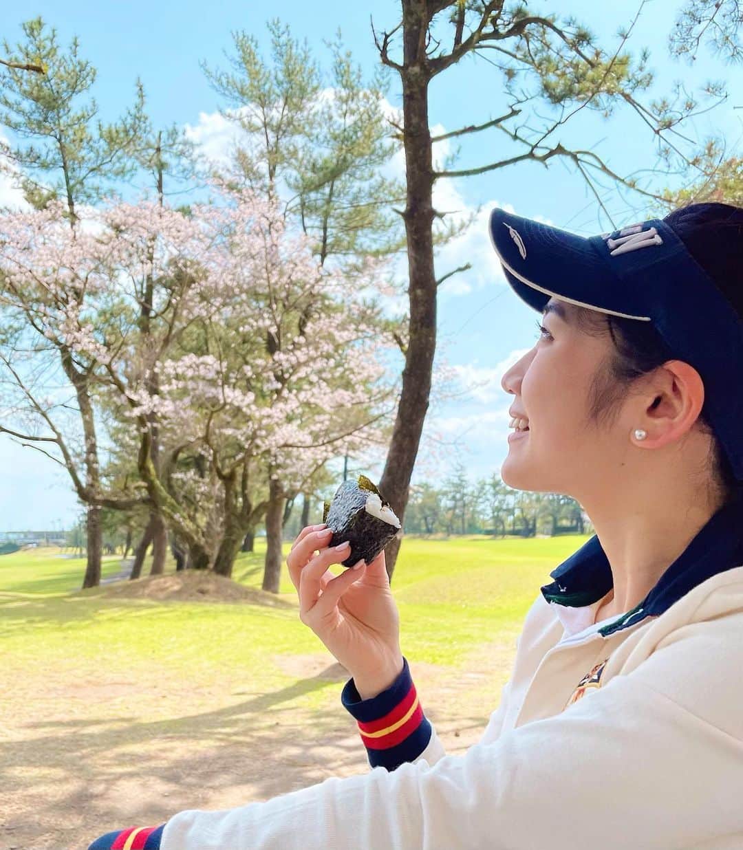 のインスタグラム：「🌸×🍙×⛳️  #kagoshima #golf  #spring #ラウンド #ピクニック気分」