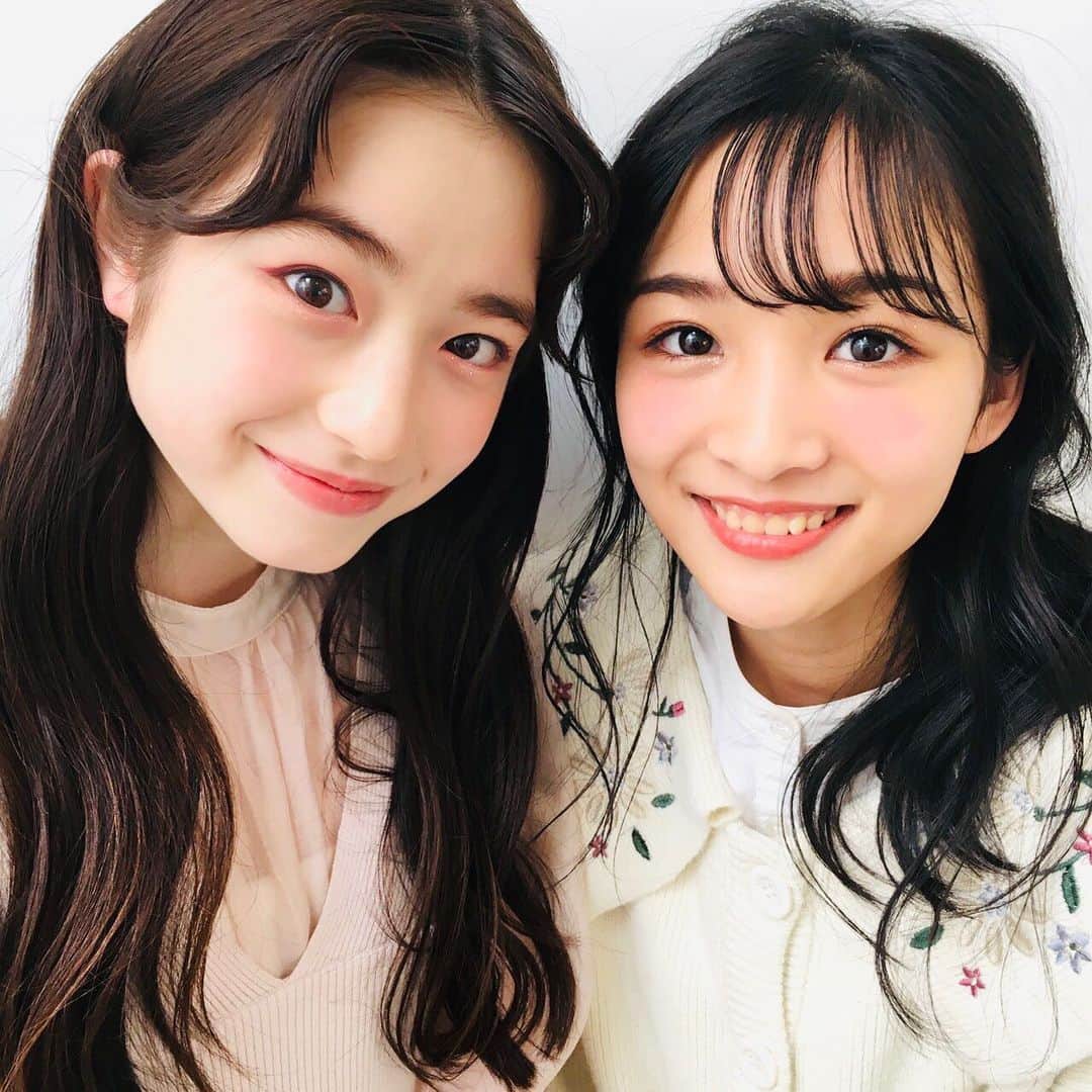 ニコ☆プチのインスタグラム：「🤍🤍 アヤナとアヤカでWアヤ~~🌼🌼 なつかしいの付き📸📸  #葛西杏也菜  #中山あやか」