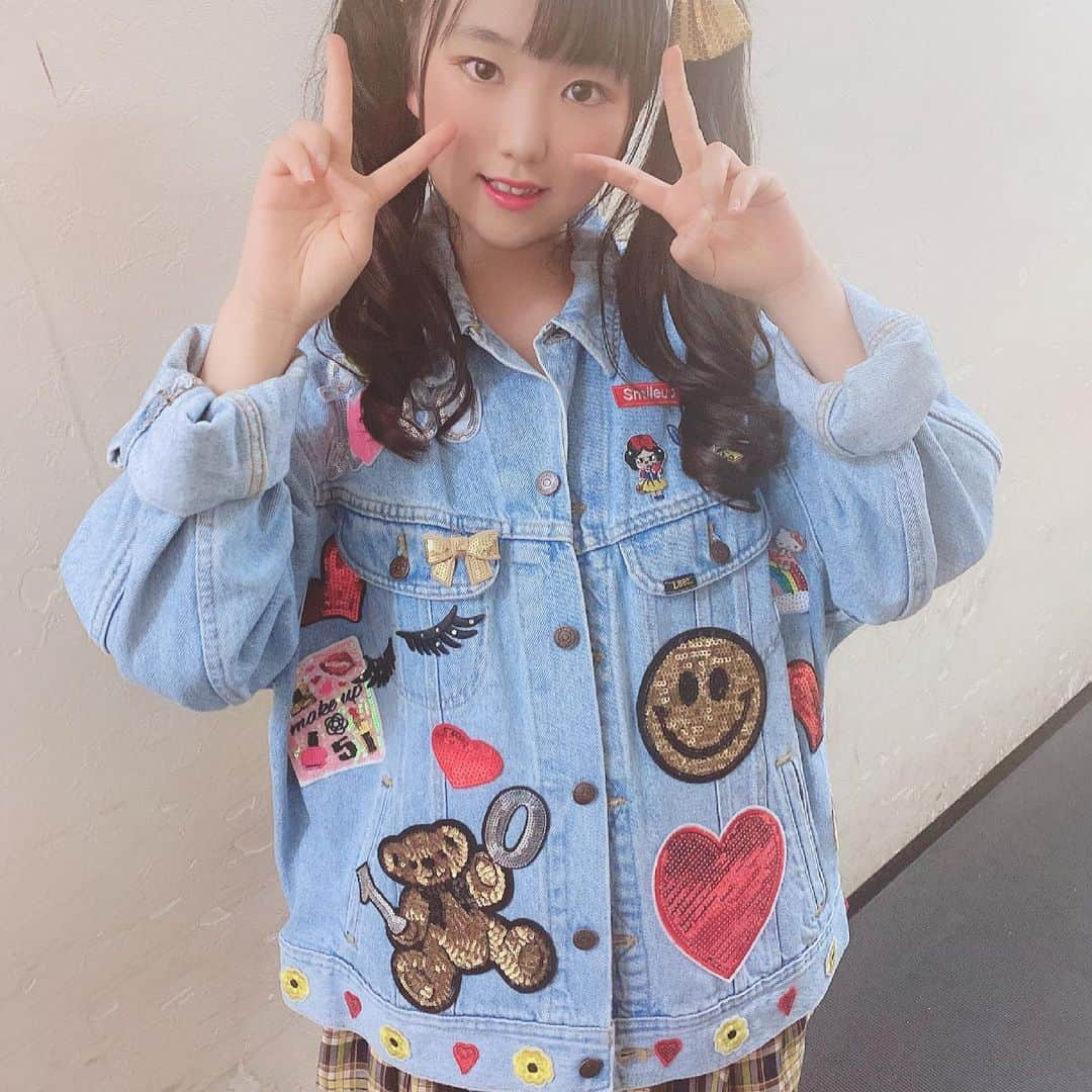 小夏ゆあなのインスタグラム：「ジージャン衣装♡♡オリジナル❣️ ワッペン大量😂   #おーえすゆー」