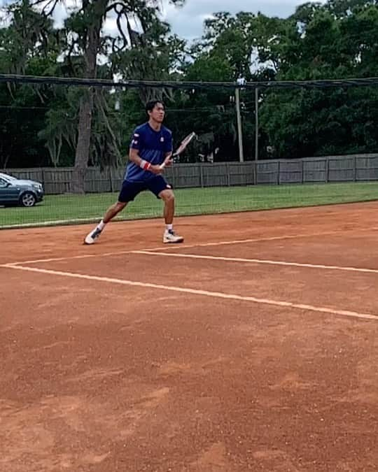 錦織圭のインスタグラム：「Getting ready for clay court season! 👍💪 #keisapp」