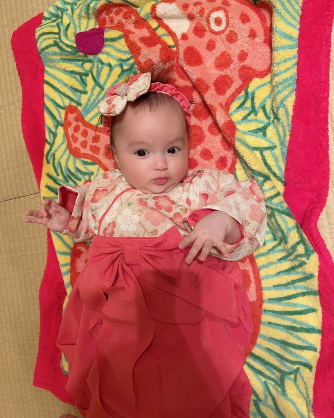アレクサンダーのインスタグラム：「着物美人ちゃん❤️ 食い初めしましたよん❤️❤️❤️❤️」