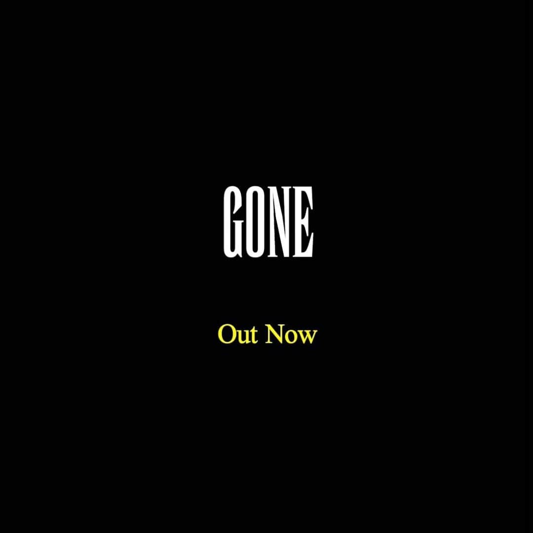 BLACKPINKさんのインスタグラム写真 - (BLACKPINKInstagram)「‘Gone’ M/V is OUT NOW ✨  https://youtu.be/K9_VFxzCuQ0  #ROSÉ #로제 #BLACKPINK #블랙핑크 #FirstSingleAlbum #R #Gone #MV #April5th_0amKST #April4th_11amEST #OutNow #YG」4月5日 0時32分 - blackpinkofficial