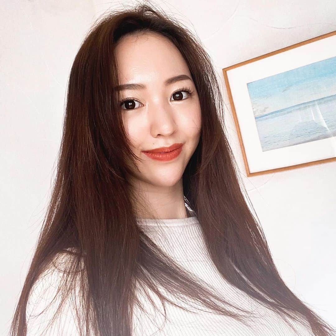 加藤桃子のインスタグラム：「今の髪のコンディションが 一番いいの☺︎ こんなに伸ばしたの初めて🤎  いつもはシールエクステだったからね🤭  いつもありがとうございます💓 →@enoreaoyama   #enore  #hairsalon  #美容室」