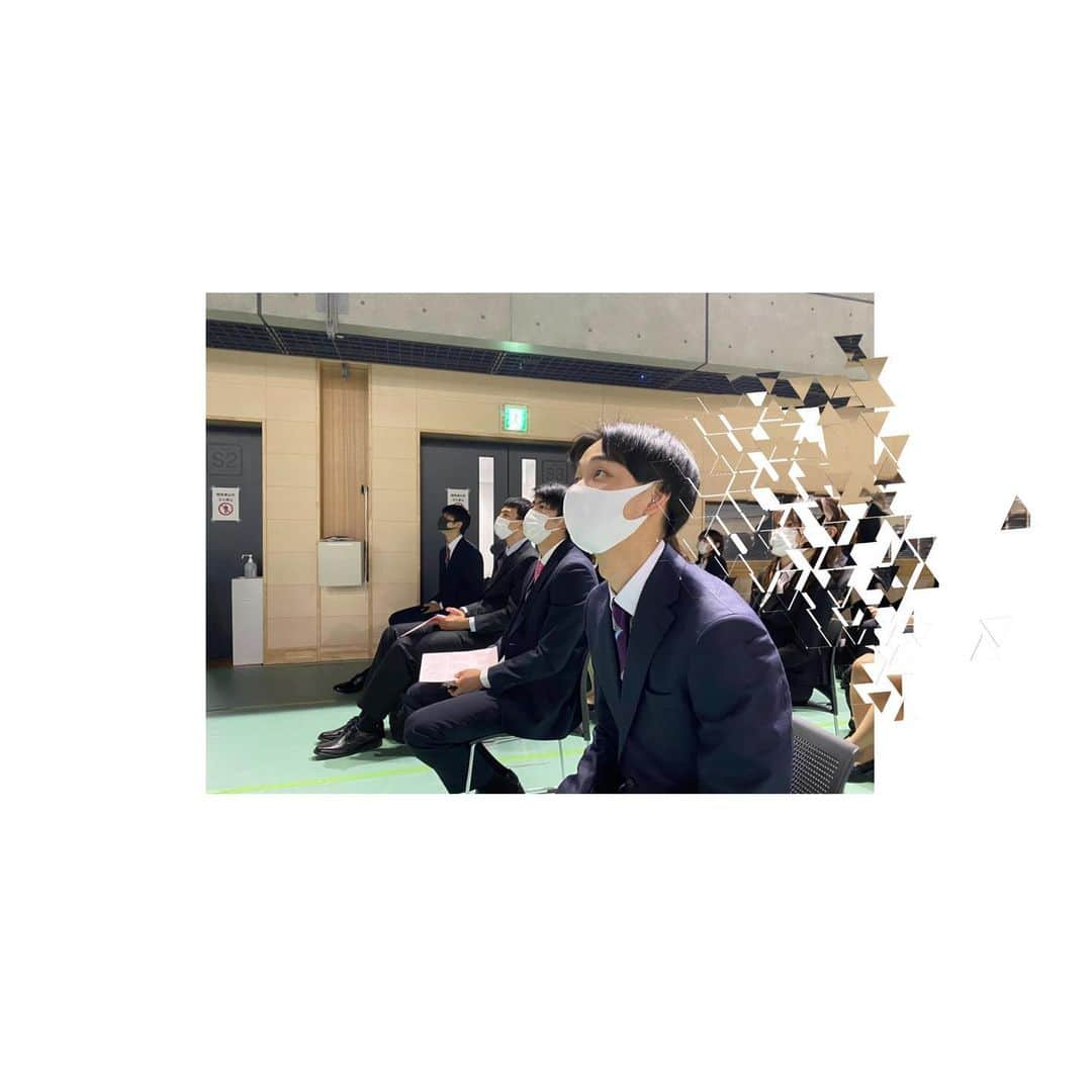 荒尾怜音さんのインスタグラム写真 - (荒尾怜音Instagram)「2021.04.03 〜早稲田大学入学式〜  波瀾万丈の1年を乗り越えやっと、入学しました🌸  これからもバレーボールとにらめっこして、頑張っていきます🔥 引き続き応援よろしくお願いします🥺  #早稲田大学  #同期  #コロナ世代 #もう2年生  #最後はオンラインでも仲良くなった雪世界のお二人と #初スーツ」4月4日 16時47分 - reon_w.u.vb