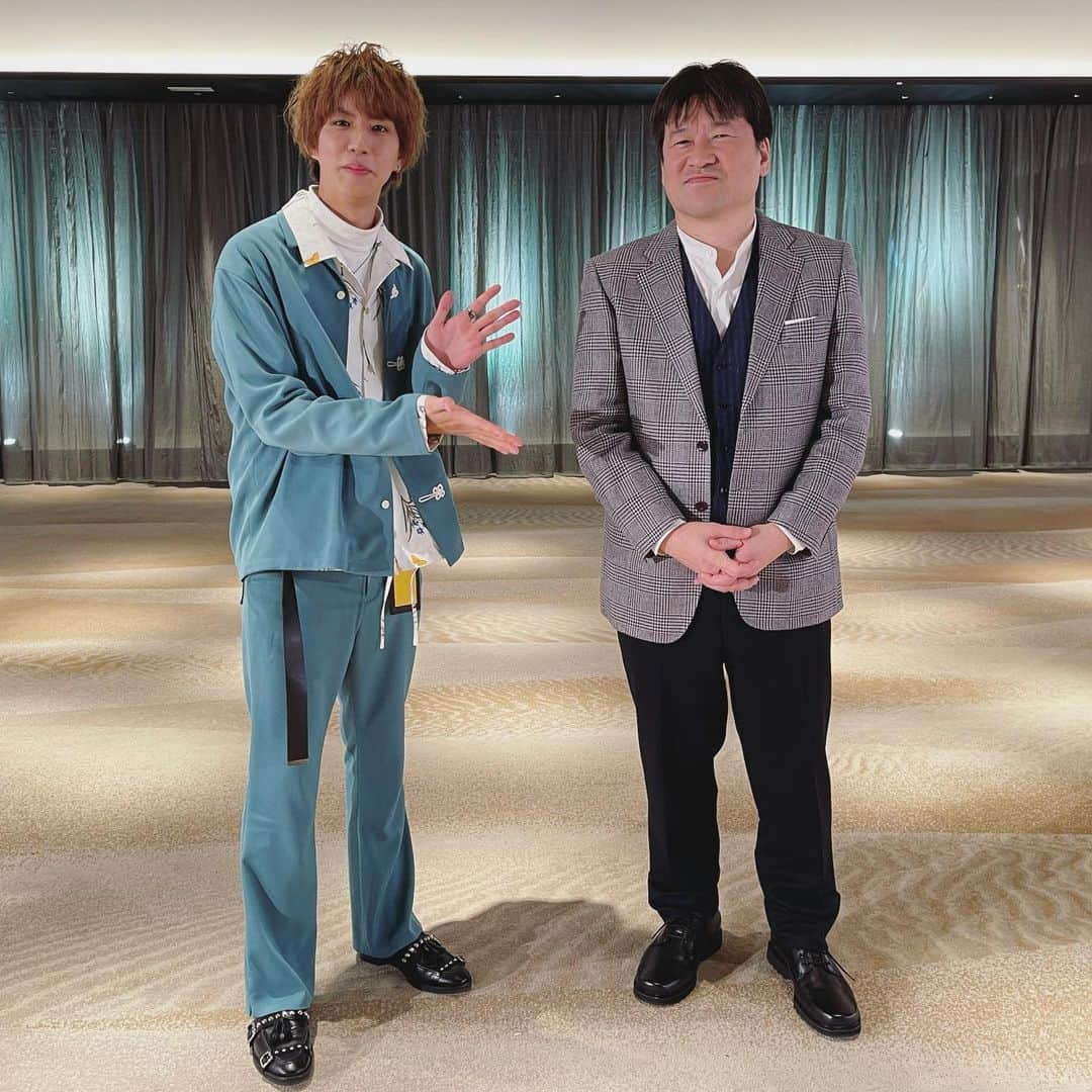 はじめしゃちょーさんのインスタグラム写真 - (はじめしゃちょーInstagram)「佐藤二朗さんと対談、そして一緒に動画を撮らせていただきました！ 異彩を放つ50代…本当に魅力的な方でした...かっけえ〜」4月4日 20時21分 - hajimesyachodesu