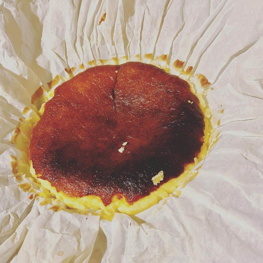 吉沢悠さんのインスタグラム写真 - (吉沢悠Instagram)「． チーズケーキ好きなオレに、マイメン @marcnaoki が地元「石川県」のチーズケーキを送ってくれた！ ． 時間と共に味の変化を楽しめる濃厚チーズケーキ。 ． ありがとう！ ． 金沢行きたいなあ ． #piso #チーズケーキ #スイーツ #石川県 #金沢」4月4日 20時28分 - hisashi_yoshizawa