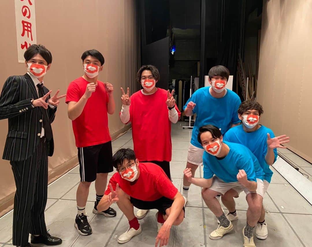 のインスタグラム：「とっととっとギオカゲありがとうございました！！ 雨の中、皆さんありがとうございます！！ 汗かいたし、笑たし！ MVPは畠中！ またやらせてもらいます！ お待ちしております！！ 宜しくお願いします！！  #トット #kentofukaya #さや香 #オズワルド #祇園花月」