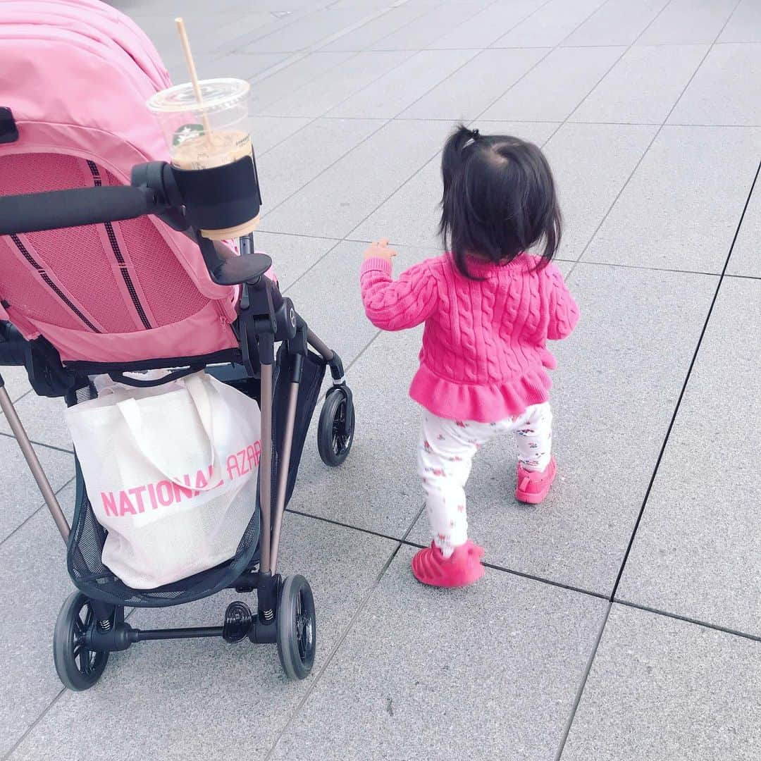 chayさんのインスタグラム写真 - (chayInstagram)「姪っ子ちゃん🤍 歩けるようになりました👣 ヨチヨチ歩きがたまらない☺️」4月4日 21時10分 - chay1023_official