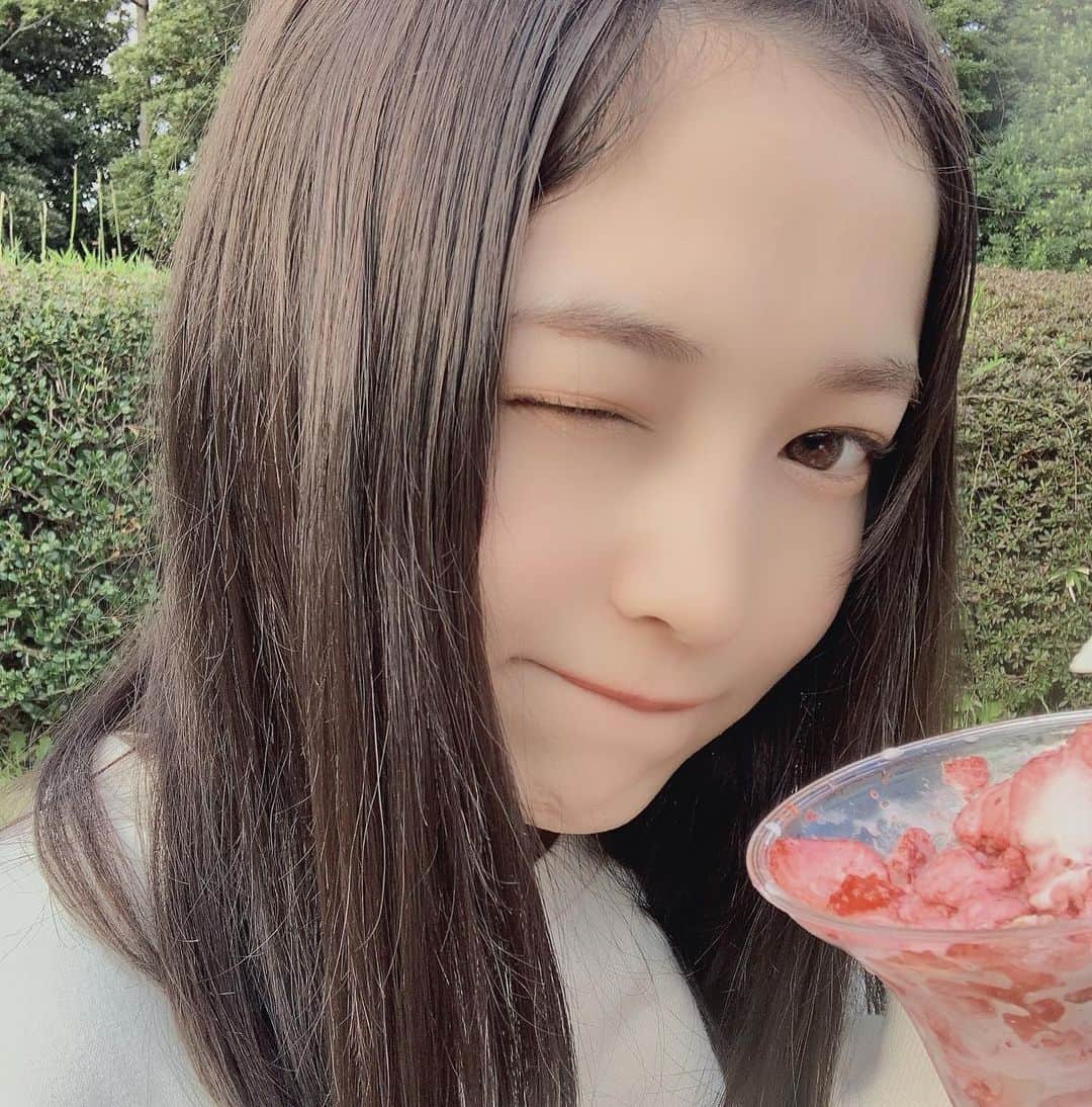 黒嵜菜々子さんのインスタグラム写真 - (黒嵜菜々子Instagram)「おでこ！！！  #夏だね #かき氷 #いちご #でこ」4月4日 21時29分 - kurosaki0516