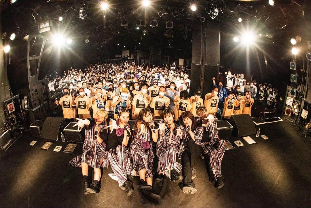 MAINA（小川舞奈）のインスタグラム：「ツアー初日ありがとう💜  #ライブでコロナを吹き飛ばそう #コロナに負けるな  #ライブハウス」