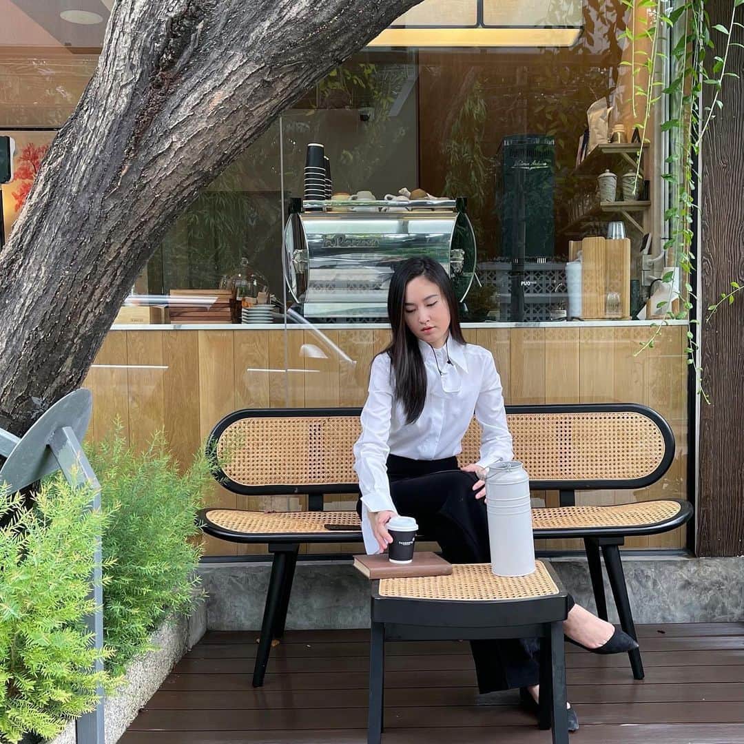ポーイ・タリーチャダー ペッチャラットのインスタグラム：「The best hot Cappuccino for this morning. @cafetabebuya」