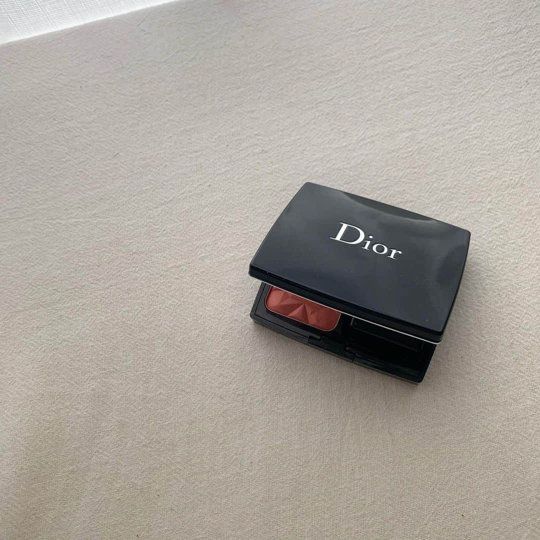 杉浦みずきのインスタグラム：「. @dior #cheek」