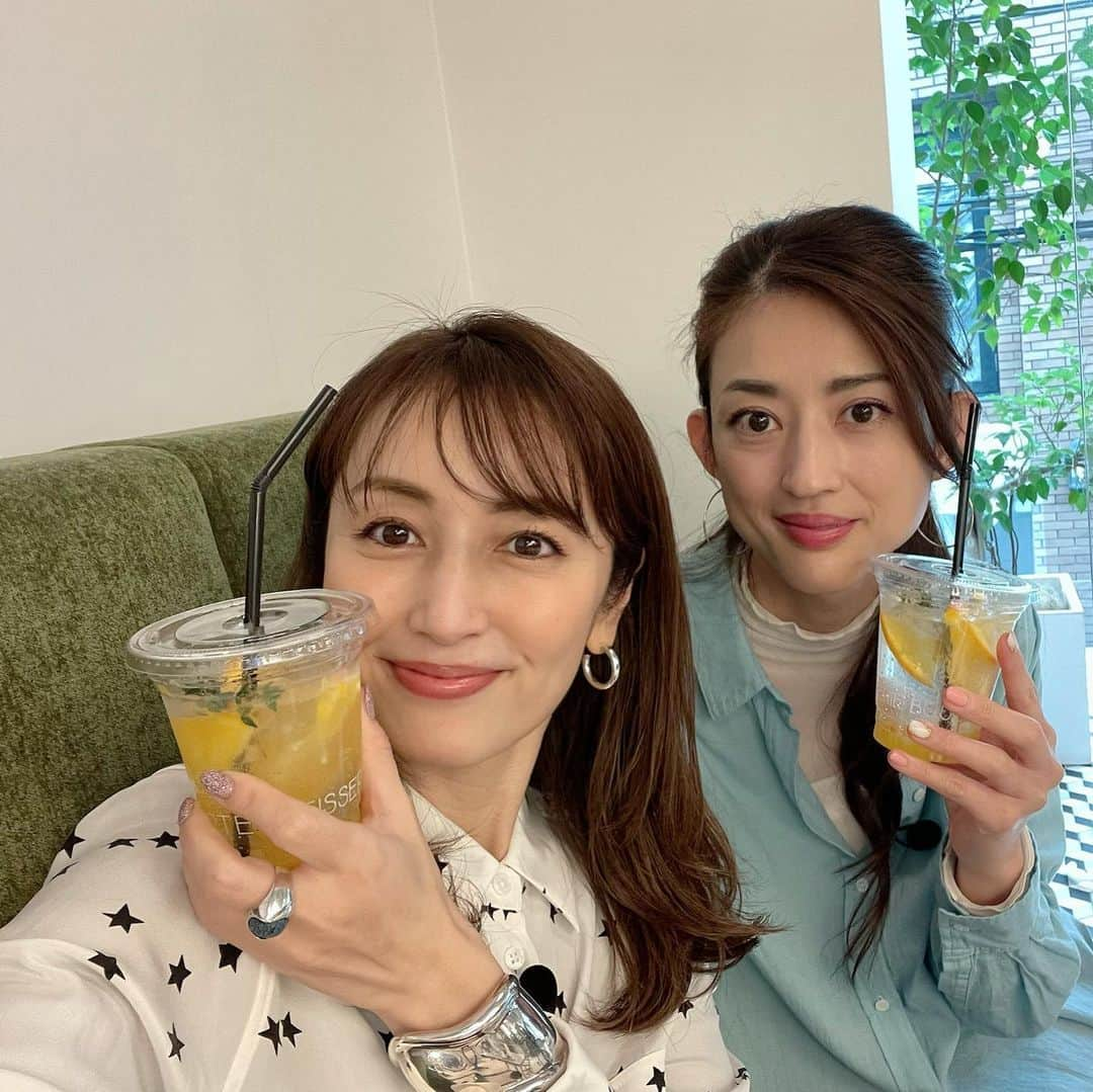 矢田亜希子さんのインスタグラム写真 - (矢田亜希子Instagram)「今日は朝から真珠とずーっと一緒♡ #お仕事#ロケ#真珠と一緒だといつもカメラがあるということを忘れてしまうw#撮影」4月5日 18時21分 - akiko_yada