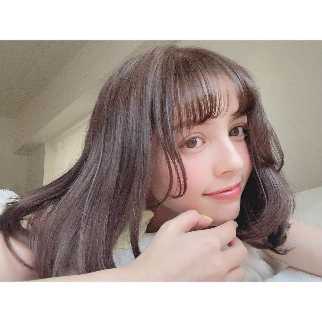 加藤ナナさんのインスタグラム写真 - (加藤ナナInstagram)「ボタニストがリニューアルしたらしいです~🆕!﻿ ﻿ ﻿ ５種類あって、これはさらっとからまりにくい軽やかな髪になるスムース！﻿ 猫っ毛のかとうにぴったりなの🙆‍♀️﻿ ﻿ この容器も、バイオマス容器になって環境に配慮されたもので、サステナブルだよね🌸﻿ ﻿ ﻿ @botanist_official   #新ボタニスト﻿ #BOTANIST﻿ #ボタニスト﻿ #シャンプー﻿ #一歩踏み出す自然と変わる﻿ #botanicalbeauty﻿ #PR﻿」4月5日 19時10分 - katouchan