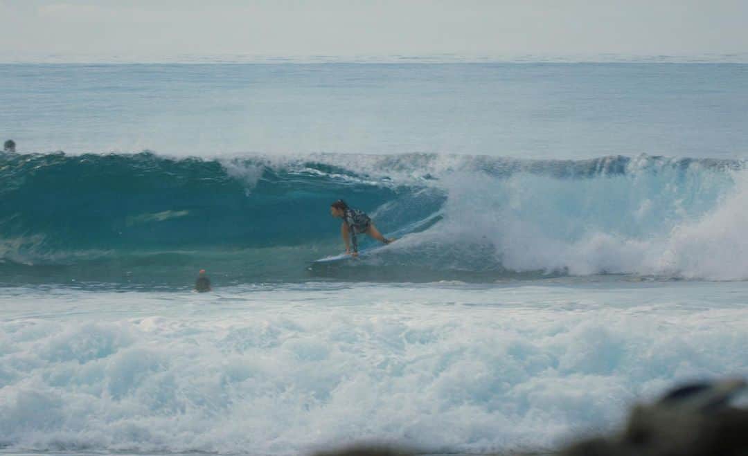 松田詩野さんのインスタグラム写真 - (松田詩野Instagram)「Amami  pt1🛸✨  📹@jet_akira  @billabongwomensjp @hlna.jp @fcs_japan @whitebuffalo_official #yusurfboards #aerotech #maruhanichiro #waves #surfing #surf #奄美大島」4月5日 19時20分 - shinomatsuda