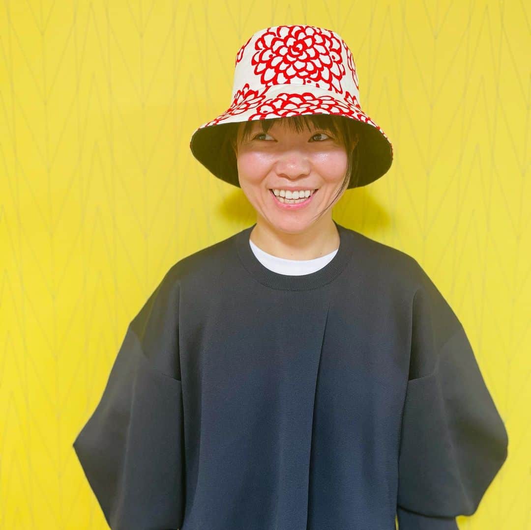 イモトアヤコさんのインスタグラム写真 - (イモトアヤコInstagram)「・ #ryoukonakamurajapan  #夏仕様帽子 #リバーシブル @nakamuraryoko56  初個展もやるってよ」4月5日 10時43分 - imotodesse