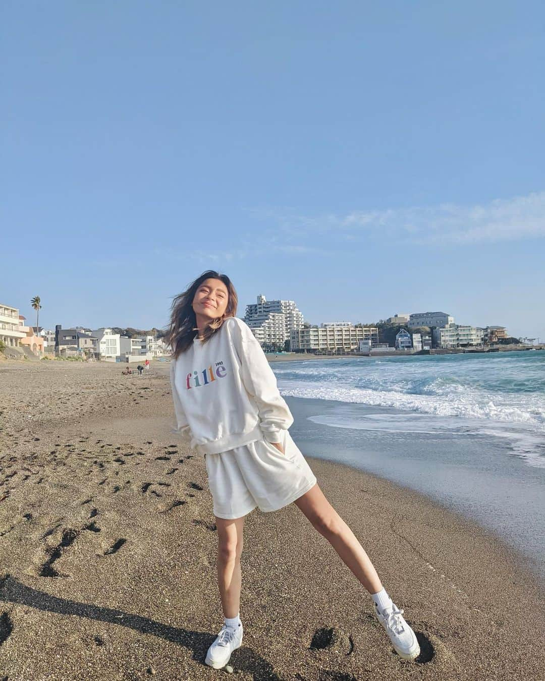 遠山茜子さんのインスタグラム写真 - (遠山茜子Instagram)「#あかねこーで in beach🌴🥥 風が強すぎたんだ  #ootd#outfit#healthygirl」4月5日 12時49分 - akane_016t