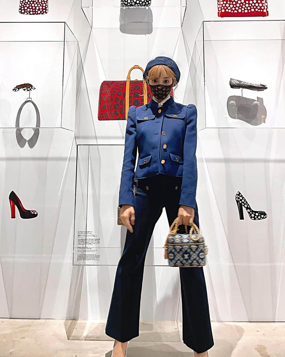 明日花キララのインスタグラム：「LV&💘」