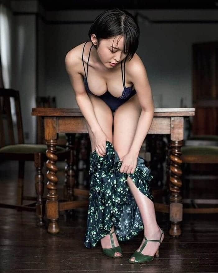 アジアンモデルのインスタグラム：「Good angle 😍 🔻 Check my other collections 🔻  💕 @asian_loli.mp4 — asian hot videos 🔥  💕 @asianmodel.place — asian models community 💕 💕 @loli.thread — cute and hot asian girls daily 🤤」
