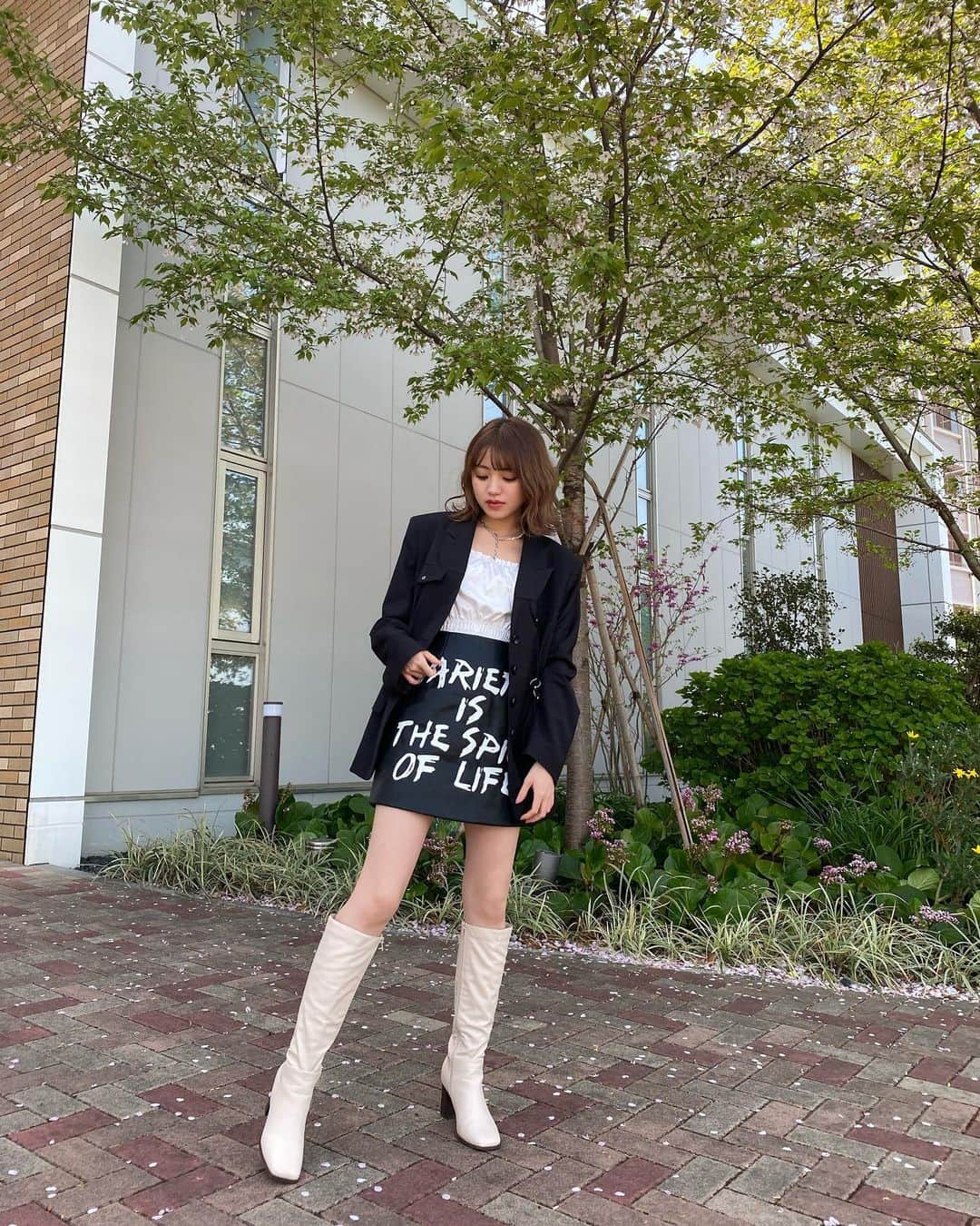 香音さんのインスタグラム写真 - (香音Instagram)「🤍🖤 お洋服タグ付けました☺︎ #のんうぇあ」4月5日 20時09分 - kanon420_official